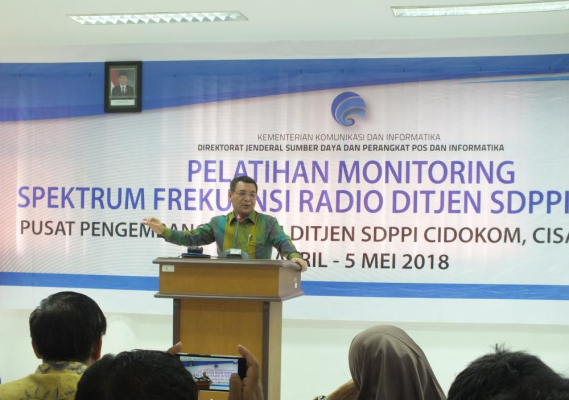 Ilustrasi: Kepala Pusdiklat Kementerian Kominfo Usuluddin menutup secara resmi Diklat Pengendali Frekunesi Batch I 2018 di Cidokom-Bogor, Jawa Barat (5/5)