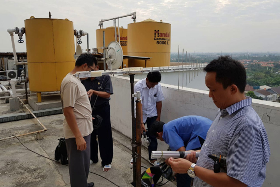Ilustrasi: Tim monitoring gabungan Ditjen SDPPI mengamankan perangkat yang menimbulkan gangguan terhadap komunikasi penerbangan di Bandara Internasional Soekarno-Hatta, dalam operasi penertiban yang digelar 16 Juni hingga 1 Juli 2018.