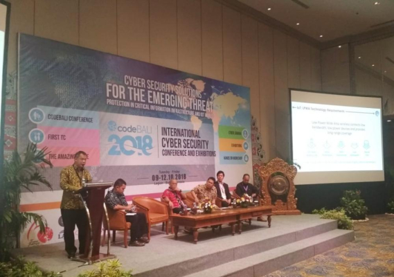 Ilustrasi: Moch. Hadiyana, Direktur Standardisasi Perangkat Pos dan Informatika, menjelaskan Regulasi IoT di Indonesia