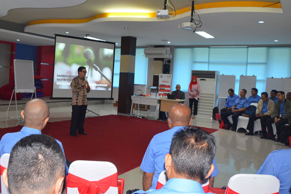 Ilustrasi: Kepala Bagian Umum dan Kepegawaian, Setditjen SDPPI, Hasyim Fiatar memberikan sambutan dalam pembukaan Capacity Building Pembinaan Mental dan Disiplin Pegawai Ditjen SDPPI di Telkom Corporate University Bandung, Jawa Barat, Rabu (19/12/2018).