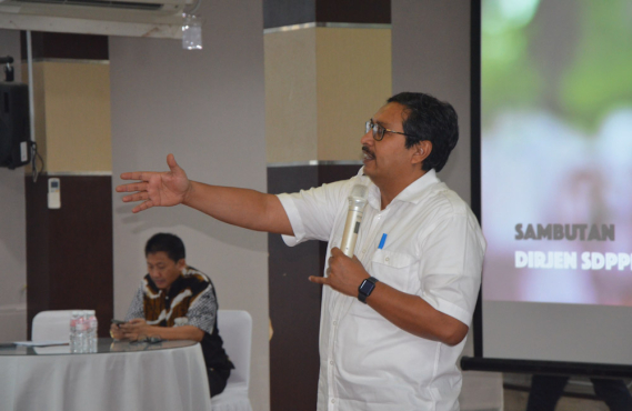 Ilustrasi: Dirjen SDPPI Ismail memberikan sambutan dalam Pembinaan Mental Disiplin dan Kepemimpinan Ditjen SDPPI di Bandung, Jabar, Kamis (20/12/2018).