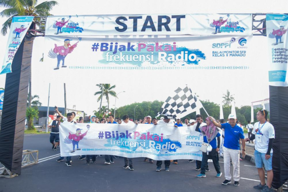 Ilustrasi: Ka Balmon Manado Supriyadi, didampingi Plt. Direktur Pengendalian SDPPI membuka kegiatan sosialisasi dengan Jaln Bersama di kawasan Mega Mas Manado Sabtu (23/3/2019).