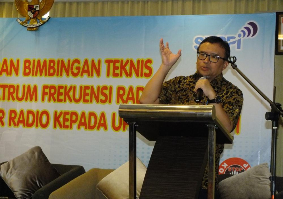 Ilustrasi: Direktur Operasi Sumber Daya Perangkat Pos dan Informatika, Dwi Handoko saat membuka Sosialisasi dan Bimbingan Teknis Perizinan Spektrum Frekuensi Radio (SFR) dan Sertifikasi Operator Radio (SOR) di Surabaya (24/7/2019)