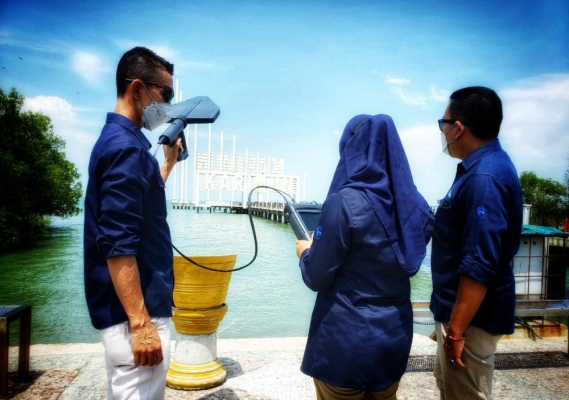 Ilustrasi: Tim Balmon Batam saat melakukan pengukuran  layanan Trunking, Seluler 800 MHz, Seluler 900 MHz, Seluler 2100 MHz dan BWA 2.3 G. Karimun (19/3/2021)