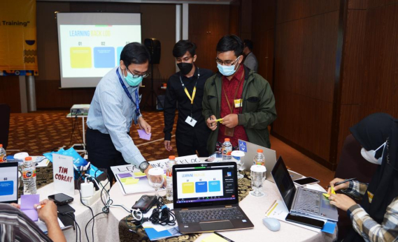 Ilustrasi: Ditjen SDPPI selenggarakan Pelatihan Powerpoint Mastery dan Data Storytelling. Bogor, Selasa (9/11/2021) . Pelatihan dihadiri 22 peserta yang berasal dari 14 Satuan Kerja di Ditjen SDPPI