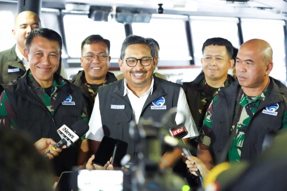 Ilustrasi: Dirjen SDPPI Ismail dalam konferensi pers dengan wartawan didampingi Asisten Komunikasi dan Elektronika Kasal Laksma TNI Avando Bastari, Kepala Dinas Komunikasi dan Elektronika Angkatan Laut Laksma TNI Joko Edi Suprianto.