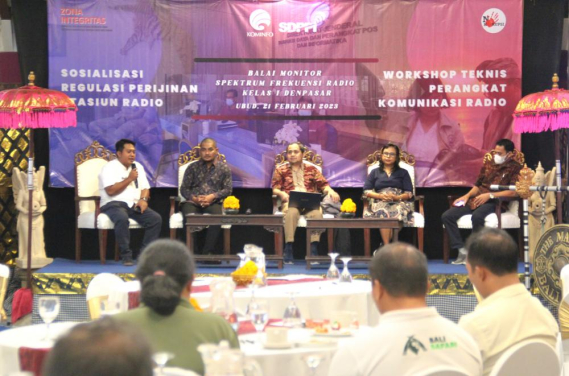 Ilustrasi: Para narasumber dan moderator kegiatan sosialisasi ISR di Gianyar, Selasa (21/02/2023).