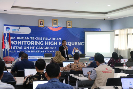 Ilustrasi: Direktorat Pengendalian SDPPI  selenggarakan monitoring High Frequency (HF) untuk meningkatkan wawasan dan skill pegawai