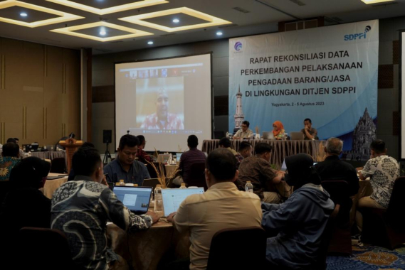 Ilustrasi: Ketua Tim Kerja Umum dan Rumah Tangga Dimas Yanuarsyah menyampaikan sambutan saat membuka kegiatan rapat Rekonsiliasi Data Pengadaan Barang dan Jasa, Kamis (3/08/2023).