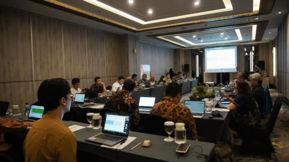 Ilustrasi: Direktorat Operasi Sumber Daya  mengadakan sosialisasi dan diskusi terbitnya Keputusan Menteri Komunikasi dan Informatika Republik Indonesia Nomor 315 Tahun 2023 kepada pemegang ISR pada pita frekuensi radio Ku-Band dan Ka-Band di Yogyakarta (07/09/2023).