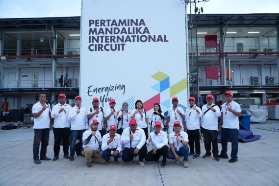 Ilustrasi: Tim Monitoring Ditjen SDPPI yang terlibat pada event MotoGP Mandalika dari Balai Monitor Kelas II Mataram, Balai Monitor Kelas I Makassar, Balai Monitor Kelas I Yogyakarta, Balai Monitor Kelas I Surabaya, Balai Monitor Kelas I Palembang, Balai Monitor Kelas II Bengkulu, dan Loka Monitor Pangkal Pinang.