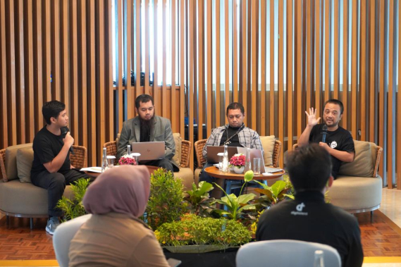 Ilustrasi: Para narasumber saat menyampaikan paparan dalam kegiatan BOTcamp Artificial Intelligent bidang spektrum frekuensi radio, Kamis (30/11/2023).