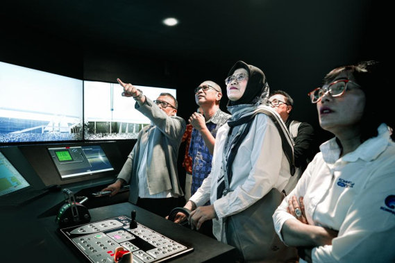 Ilustrasi: Direktur Operasi Sumber Daya Dwi Handoko (paling kiri) bersama staf dalam Diklat SRE-2.