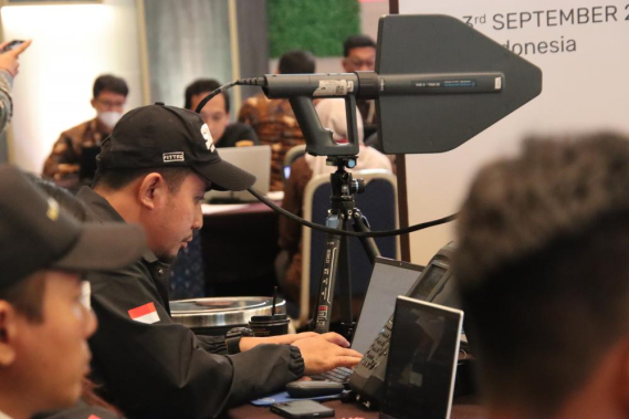 Ilustrasi: Salah satu Tim Balai Monitor Spektrum Frekuensi Radio Kelas I Denpasar saat mengawasi penggunaan perangkat telekomunikasi selama High-Level Forum on Multi-Stakeholder Partnership (HLF MSP) 2024. Senin (02/09/2024)